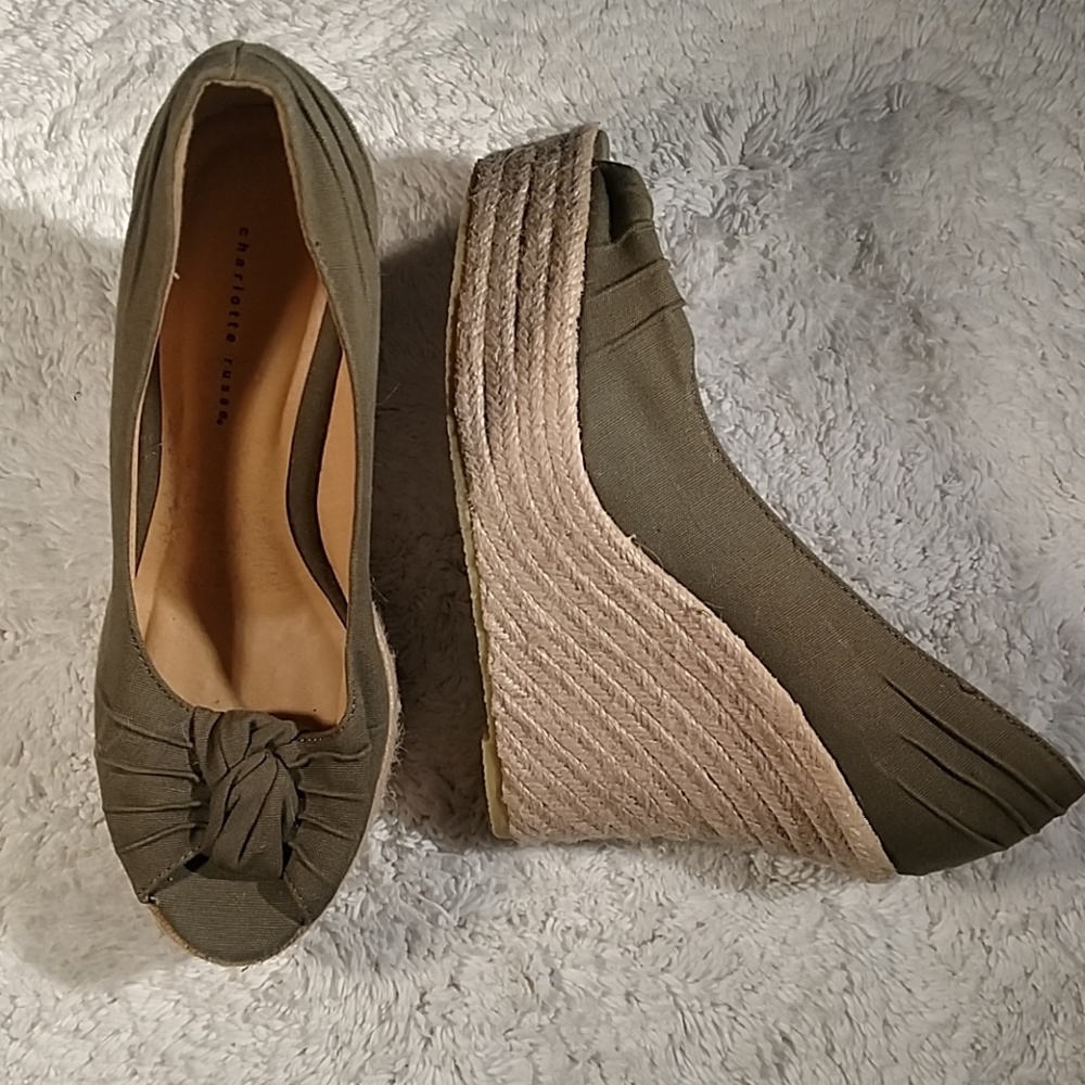 Army Green Wedge Brand New Never Worn